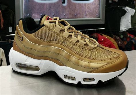 nike air max 95 metallic gold